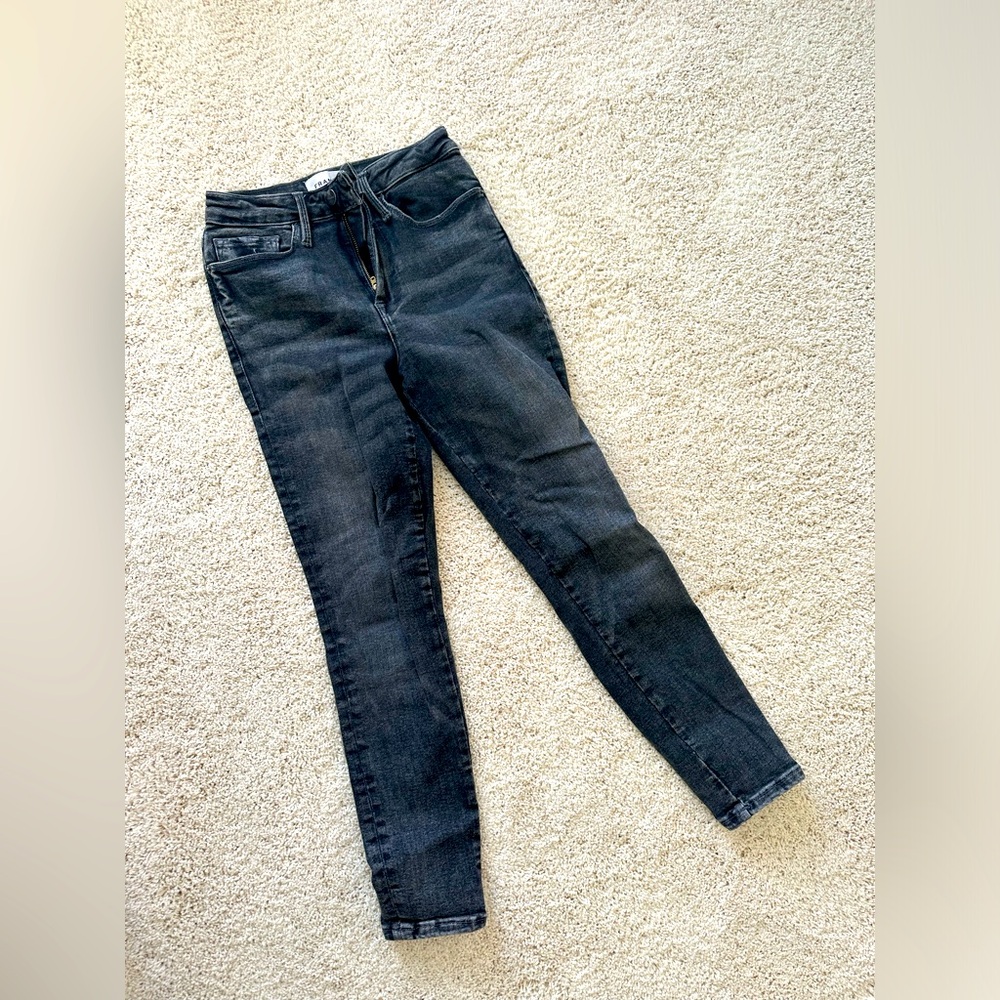 Frame jeans in washed black